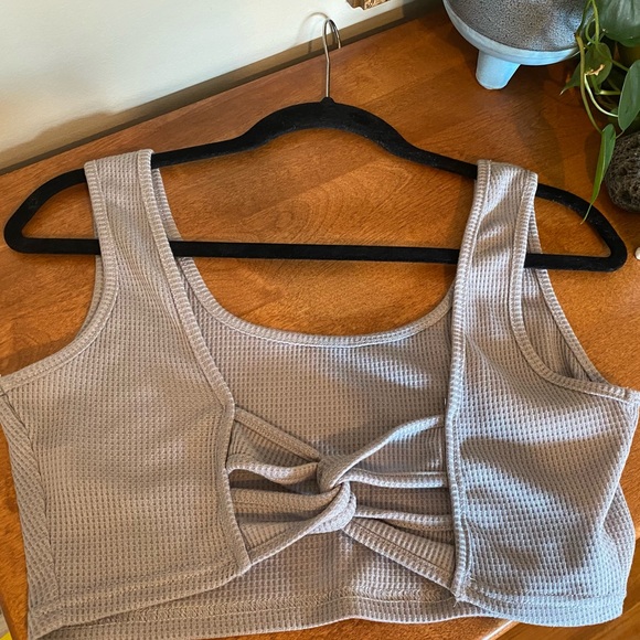 🐭 TWIST BACK WAFFLE CROP TANK 🐭 - Picture 3 of 4